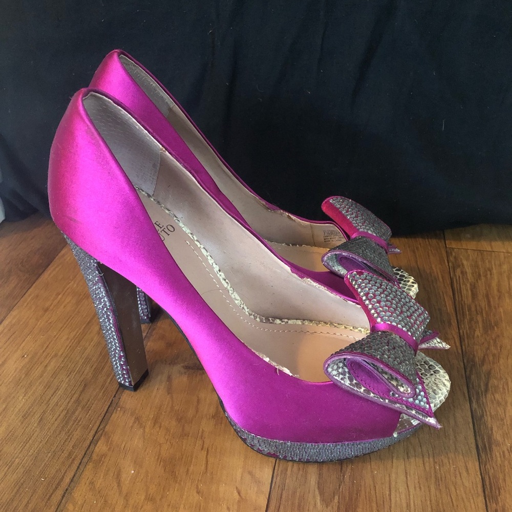 Vince Camuto pumps